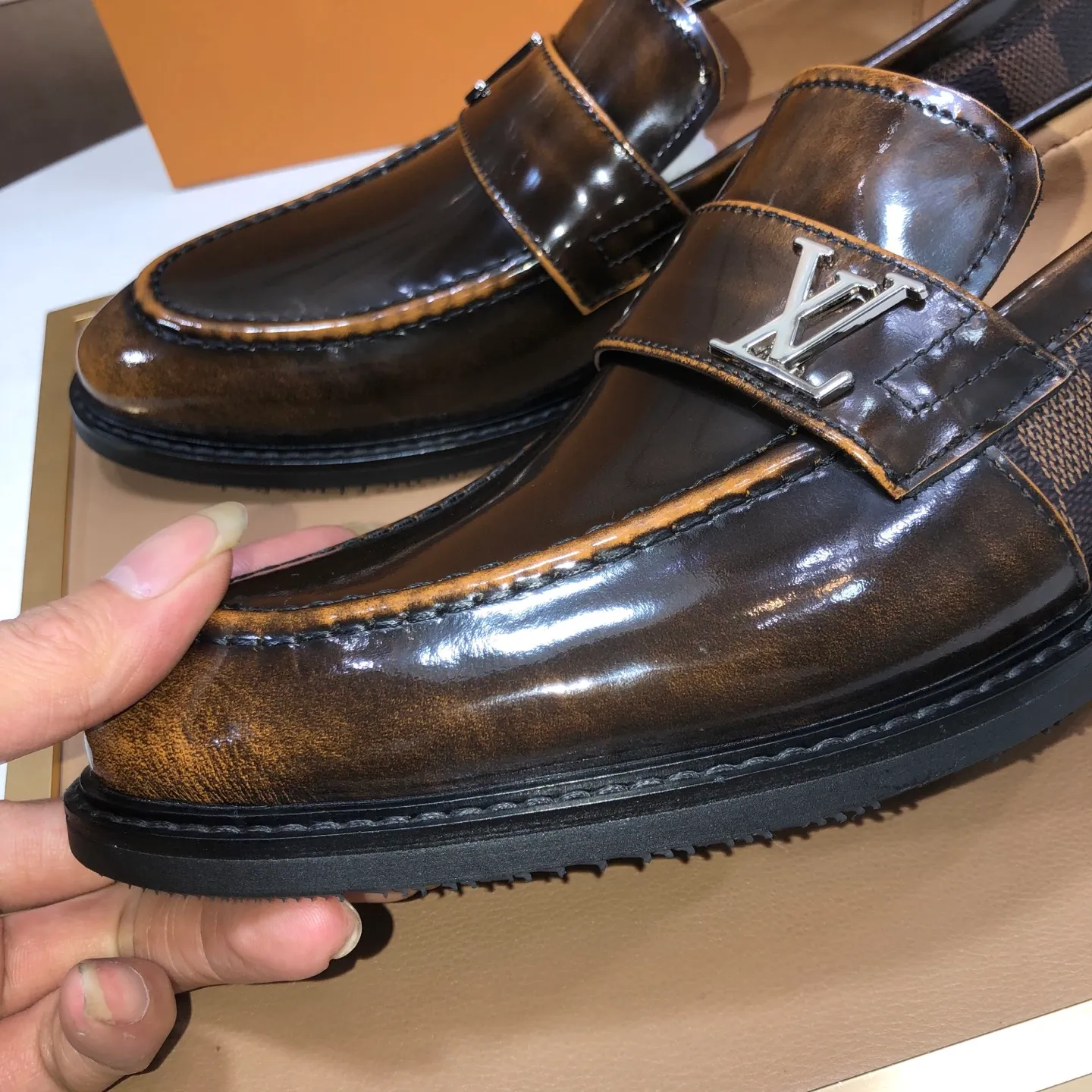 Men's shoes💰460💰【LOUIS VUITTON】(sheepskin lining) new cowhide LV formal shoes🎩🎩❗️🆘made one to one at the counter🎩original quality, imported cowhide upper➕full sheepskin lining➕original rubber outsole, {high quality visible}👣Size: 38-45 (45 custom-made)